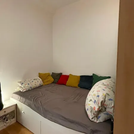 Apartment Neu Stephen Gill *